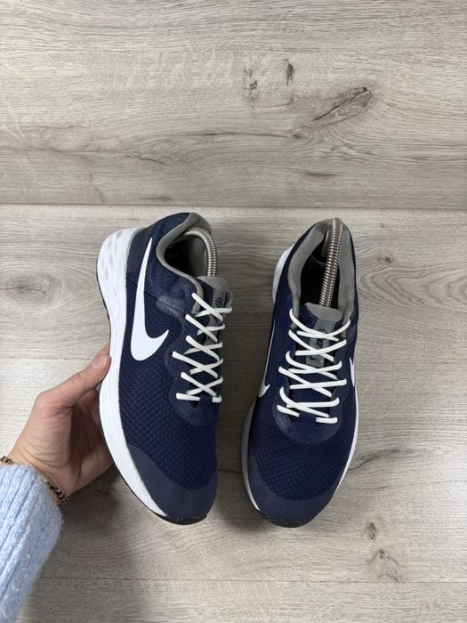Nike Revolution жіночі кросівки 39 розмір