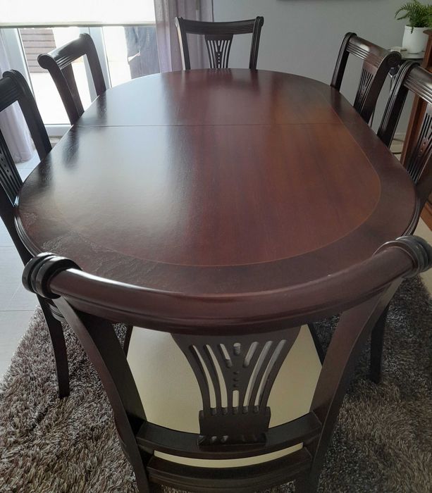 Mesa de jantar e 6 cadeiras