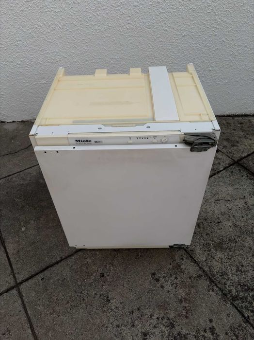 Arca Congeladora de Encastre Miele F 623 UI-2 (Sub-bancada)