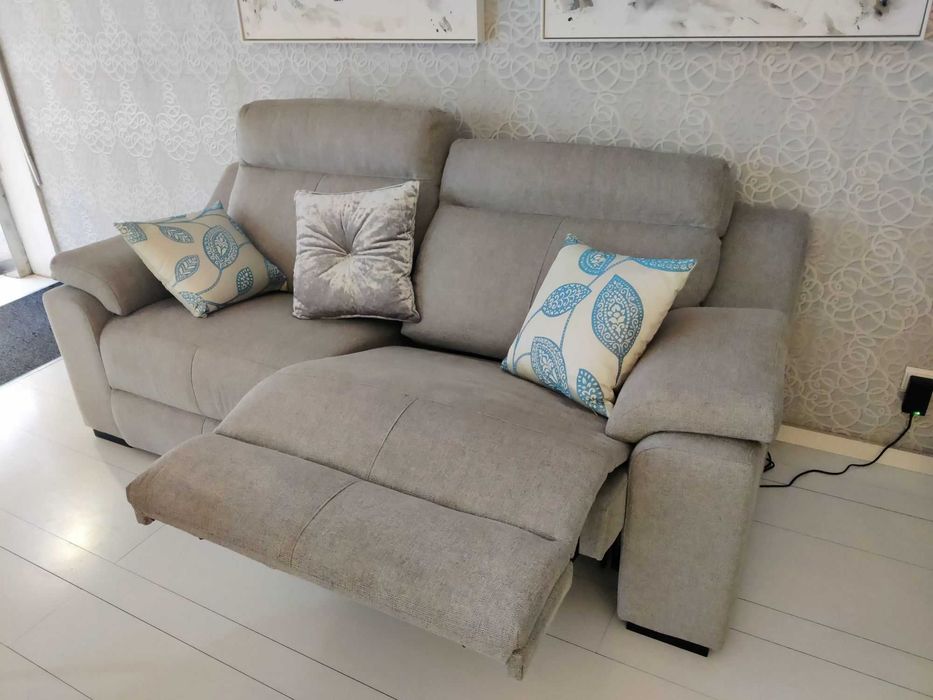 Sofá com sistema de relax elétrico