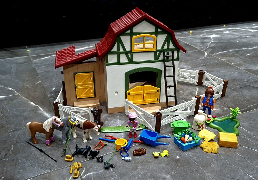Playmobil stadnina kucyków  6927
