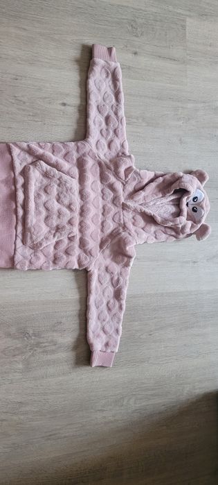 Тепла кофточка на дівчинку