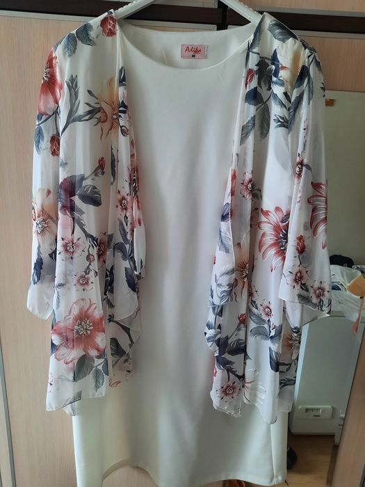 Sukienka w kwiaty r. 48