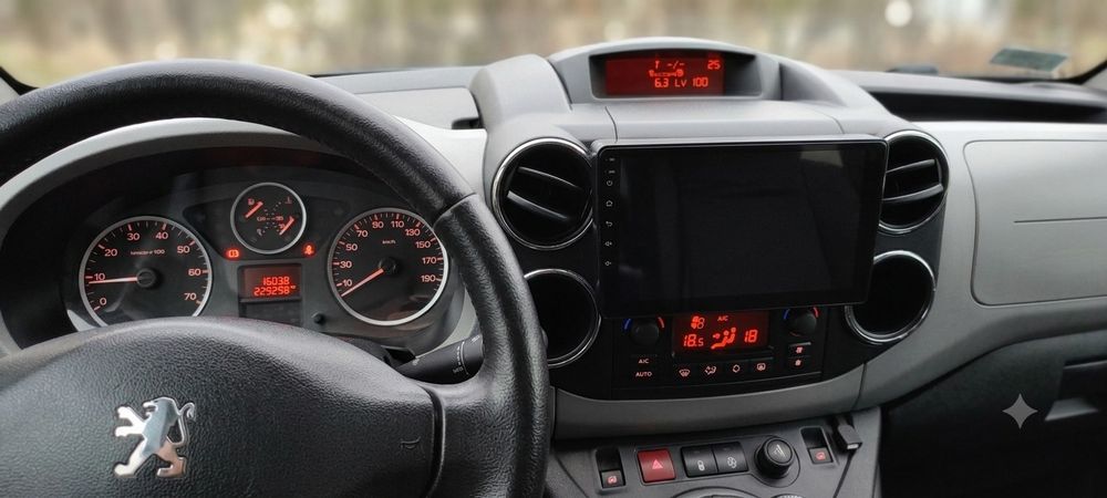 Peugeot Partner Tepee 1.6 HDi 109 KM | Panoramiczny dach | Tempomat | Navi | Hak