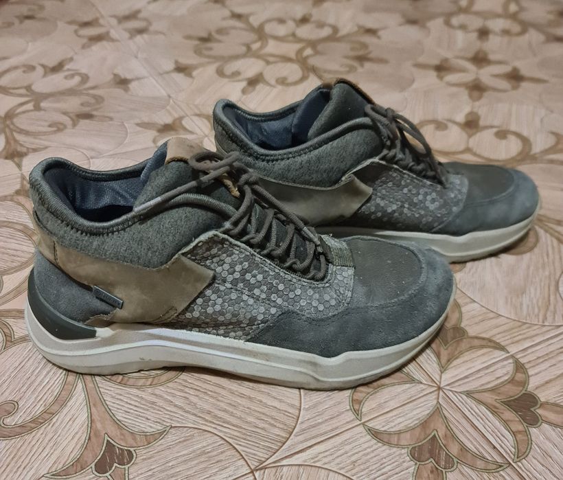 Женские кроссовки Ессо gore tex