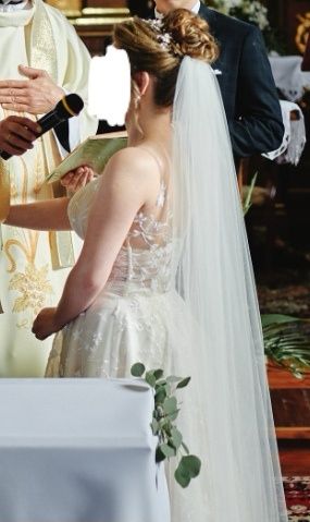 Sprzedam długi gładki welon ślubny