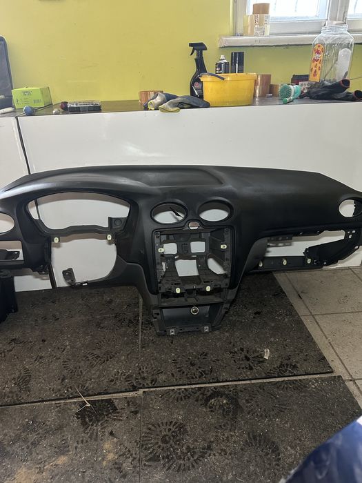 Торпеда/Передня панель Ford Focus MK2