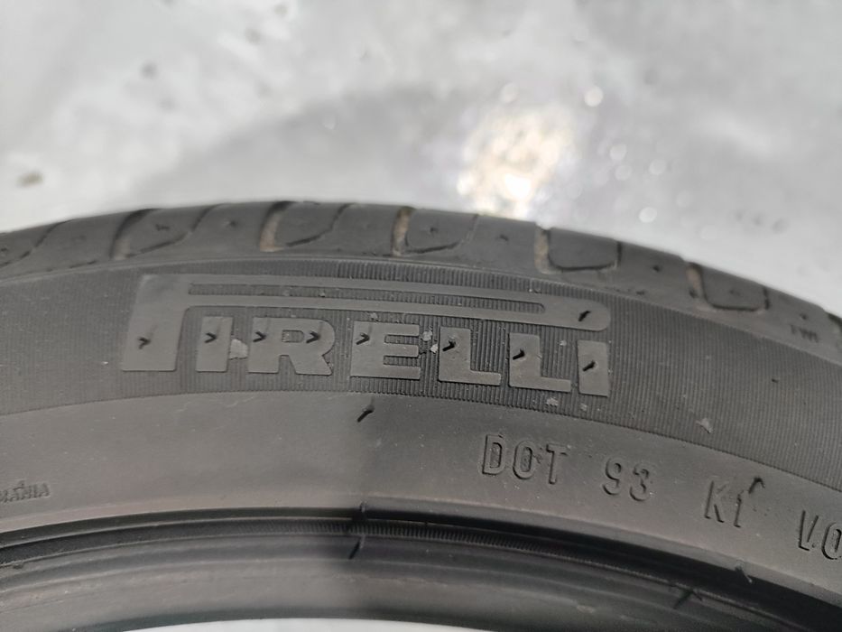 2 pneus semi novos 225-45R18 RFT Pirelli - Oferta dos Portes