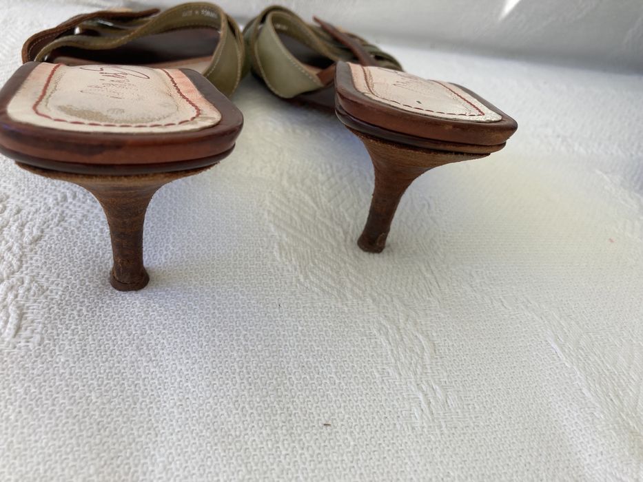 Elegantes Sandálias em pele