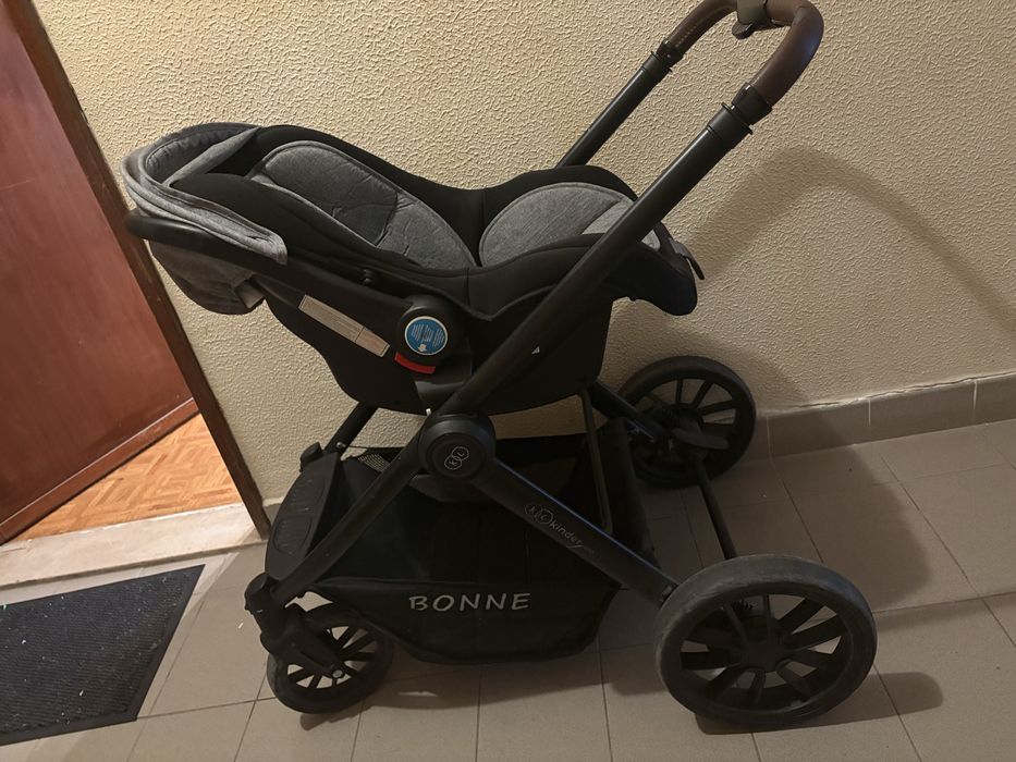Bonny baby pram comfortable and clean