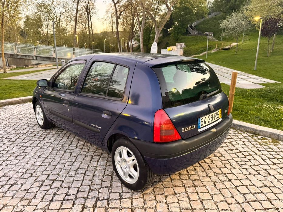 Renault clio ano 2001