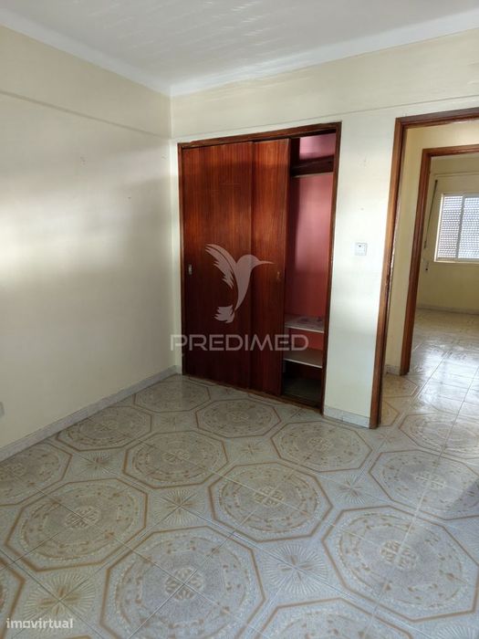 Apartamento T4 no Bairro dos Assentos