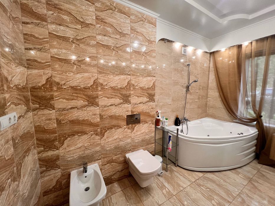 Торг‼️Просторий будинок 231м2 ТОР ЛОКАЦІЯ БЕЗ додаткових вкладень