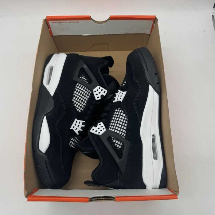 Jordan 4 Retro White Thunde R.42