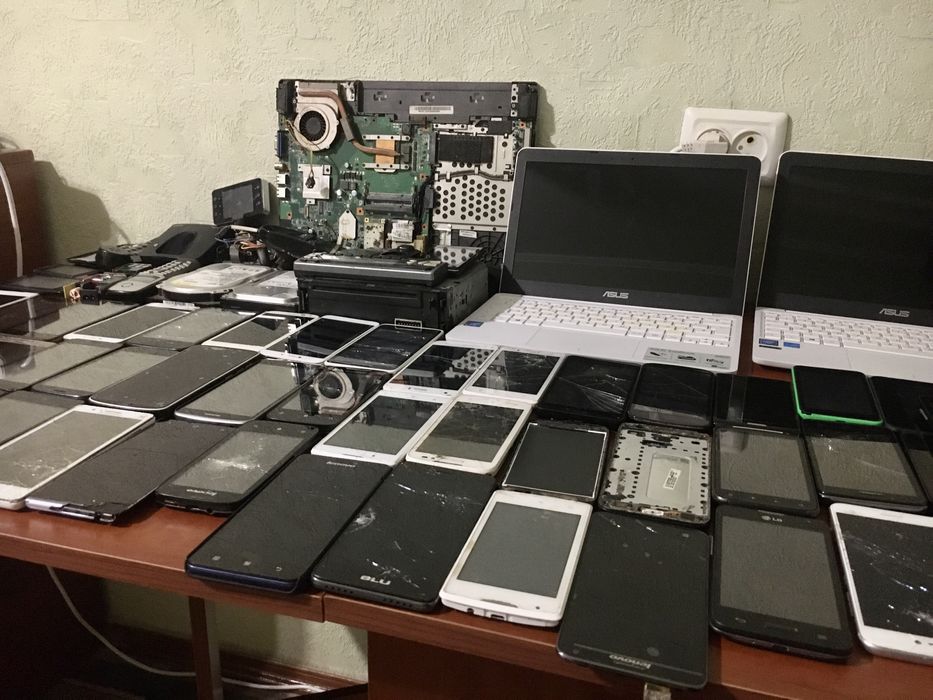 Телефони, планшети, ноутбуки та інше