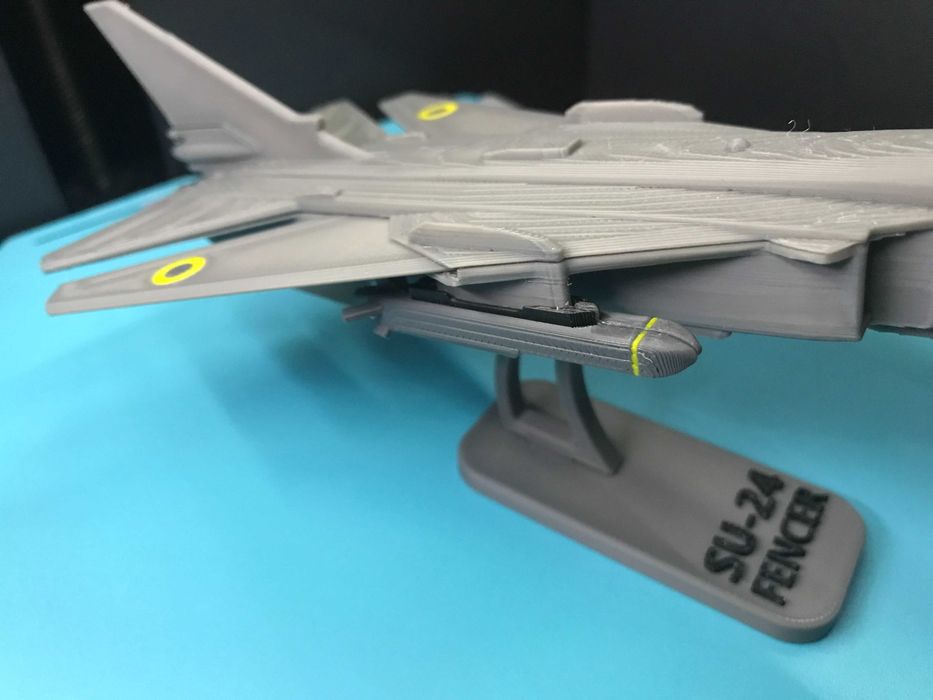3D-друковані моделі літаків (МіГ-29, F-16, Cу-24, МіГ-21 та інші)