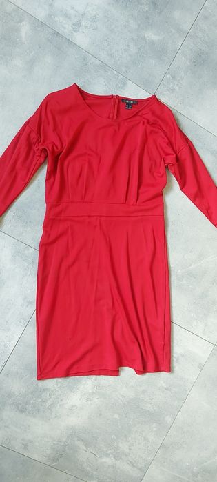 Sukienka czerwona Esmara