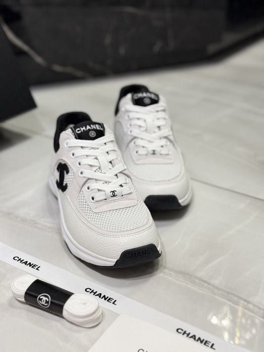 Sneakersy Chanel White