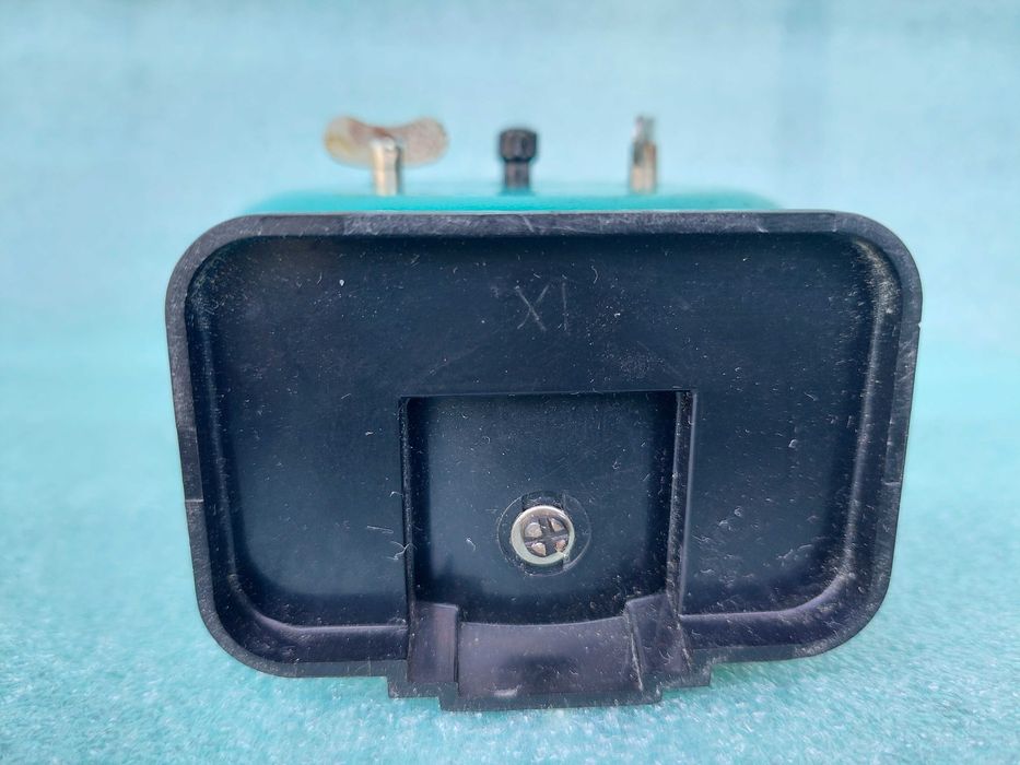 Часы будильник Янтарь Алмаз-холдинг