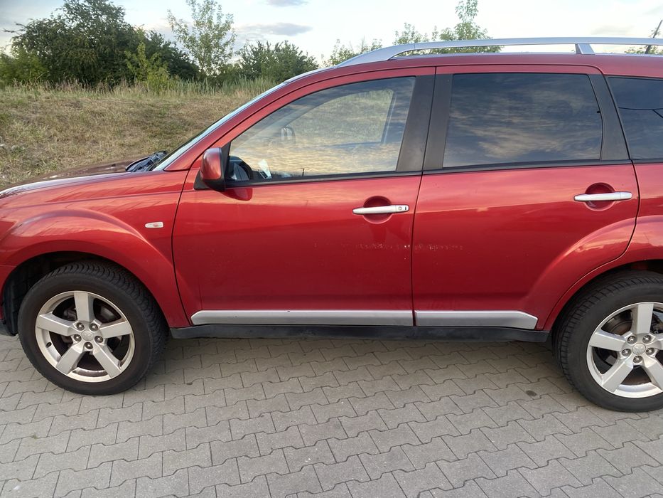 Mitsubishi Outlander z 2007 roku z silnikiem 2.4 benzyna tmodel II