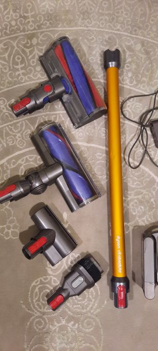 Пилосос Dyson V10, гарний стан.