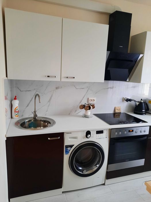 Затишна 2х кім. квартира 3хв від басейну  вільна