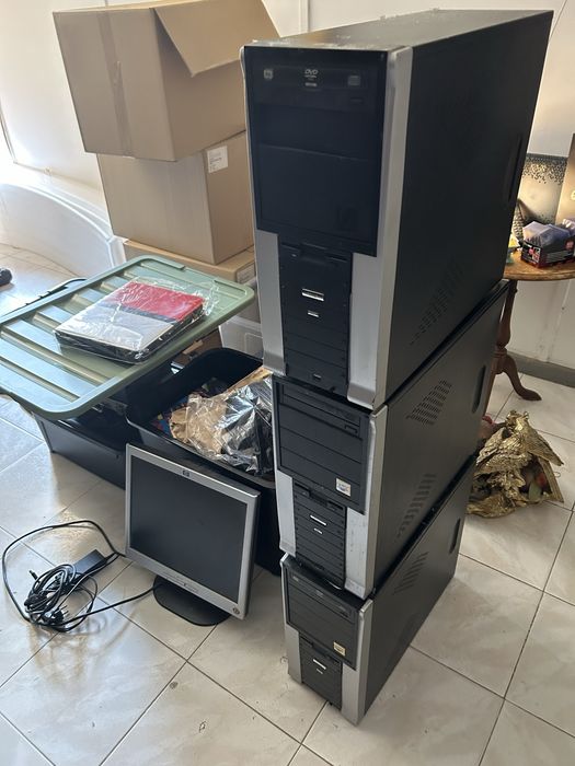 Lote de Computadores Antigos a Funcionar – Ideal para Peças ou Escritório