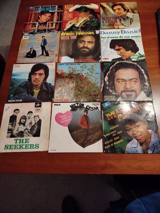 Cassetes e Discos Vinil