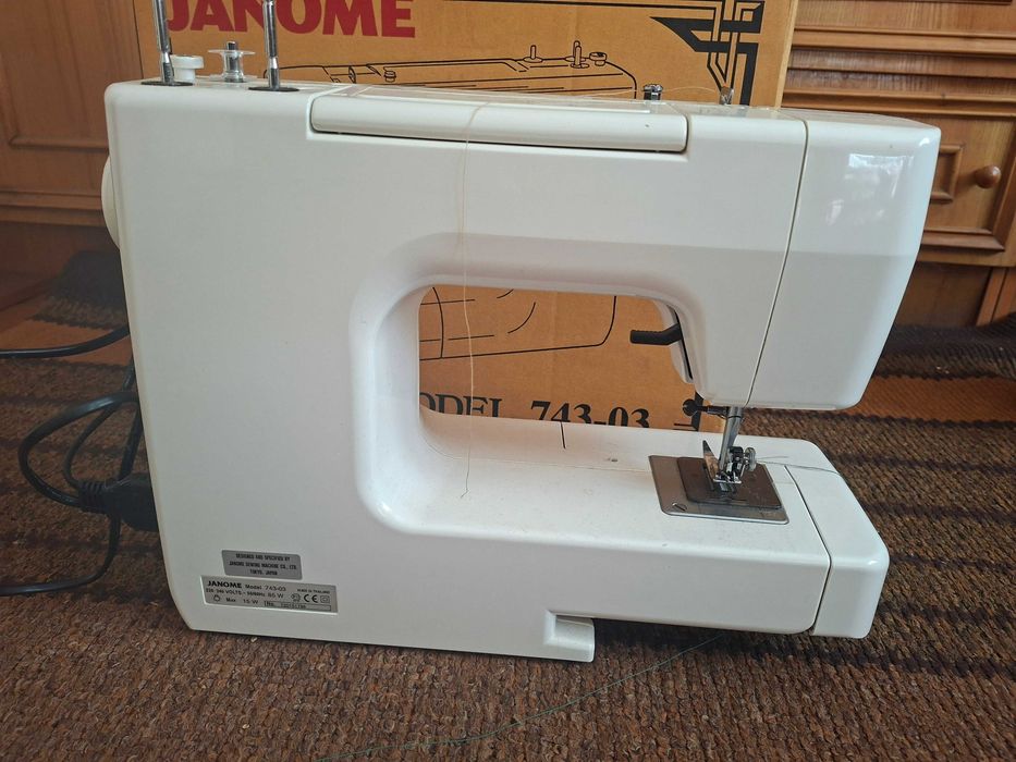Швейна машинка Janome model 743-03