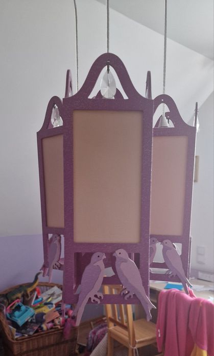 Piękna lampa żyrandol do pokoju dziecięcego fiolet róż