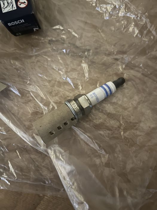 FR6KI332S BOSCH świece zapłonowe