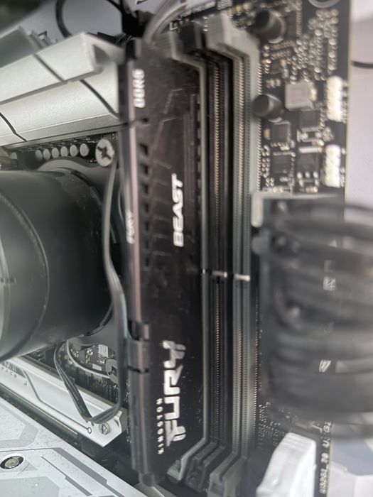 Ram DDR5 8gb 5600mhz kingstone fury