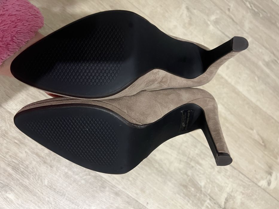 Туфлі замшеві нові, 40 розмір