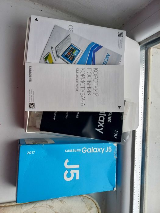 Продам телефон Самсунг Galaxy  J 5 , 530 2017 год. Б/У