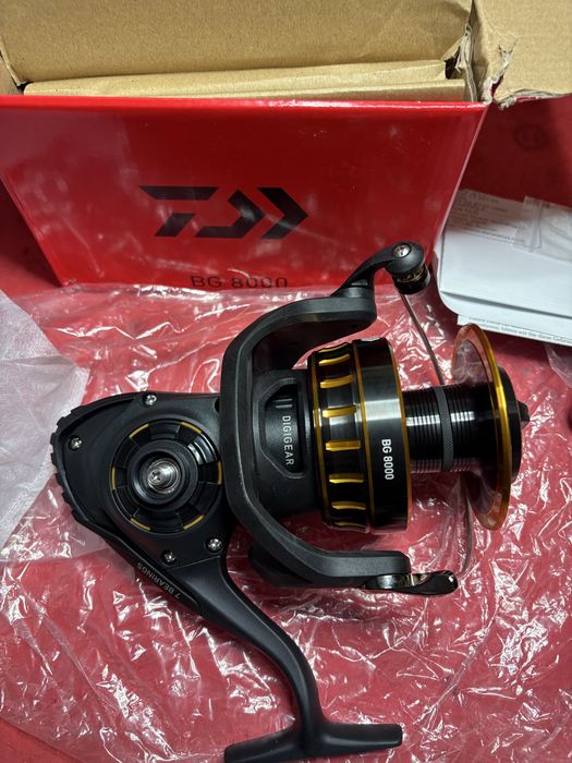Carreto pesca Daiwa BG8000 novo