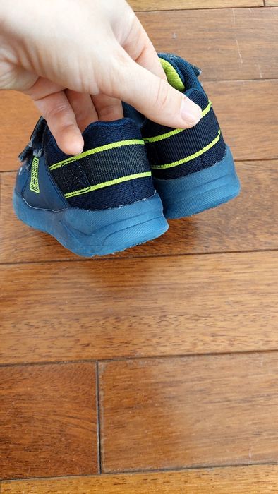 Buty chłopięce sportowe r 23