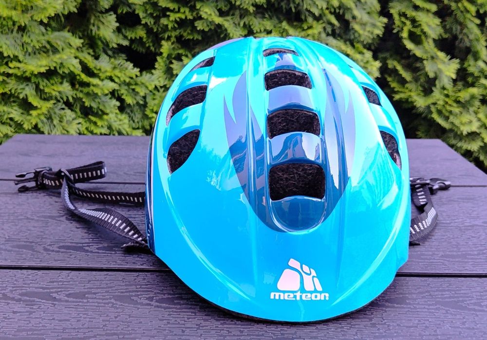 Kask dziecięcy Meteor roz.52-56cm lekko używany