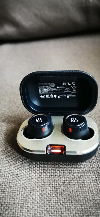 bang olufsen beoplay e8 - Купити електроніку - Ціни на OLX.ua