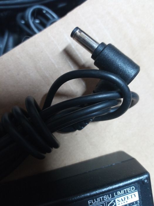 Електрошрот Fujitsu Asus Lenovo 5.5*2.5 40w 19V 2.1A  блок живлення