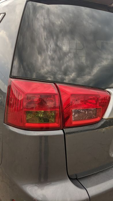 Розборка Peugeot 4007 Запчастини Шрот вживані деталі кузова,мотор кпп двері крила фари
