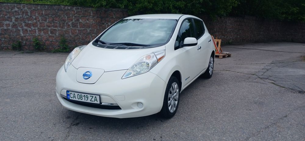 Продам Nissan leaf 24 кВт SOH 75 %