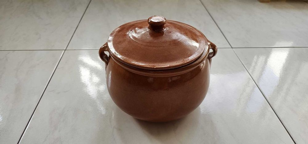 Tacho de barro sem uso