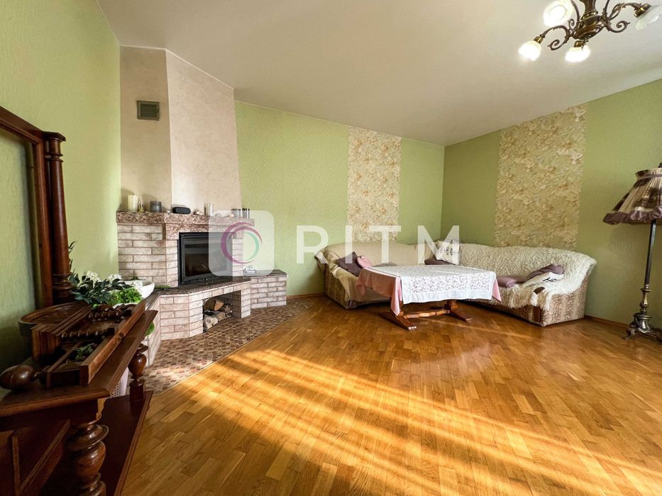 Продаж простoрого будинку з ремонтом у Луцьку!