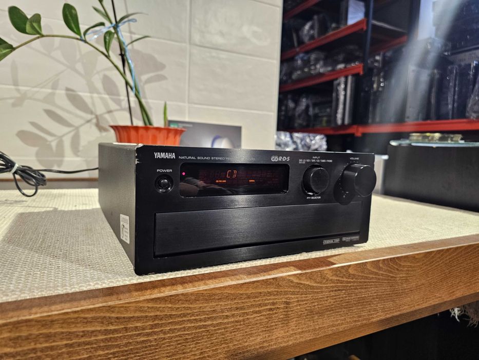 HI-FI ресивер Yamaha RX-V10