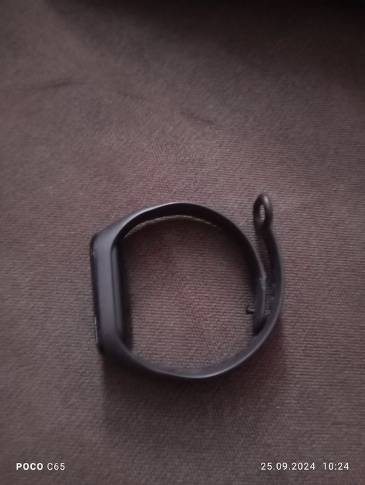 Opaska SmartBand 4 z ładowarką .
