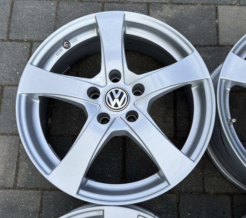 Felgi Volkswagen Skoda 17” 5x112 Passat Sharan Golf 6 7 Octavia Touran