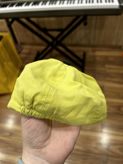 Czapka chłopięca z daszkiem żółta stan bardzo dobry motyw Batmana