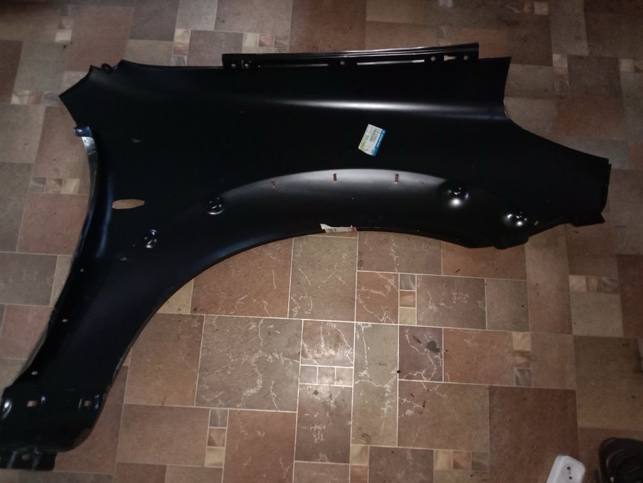 Продам крило на Ssang Yong Rexton