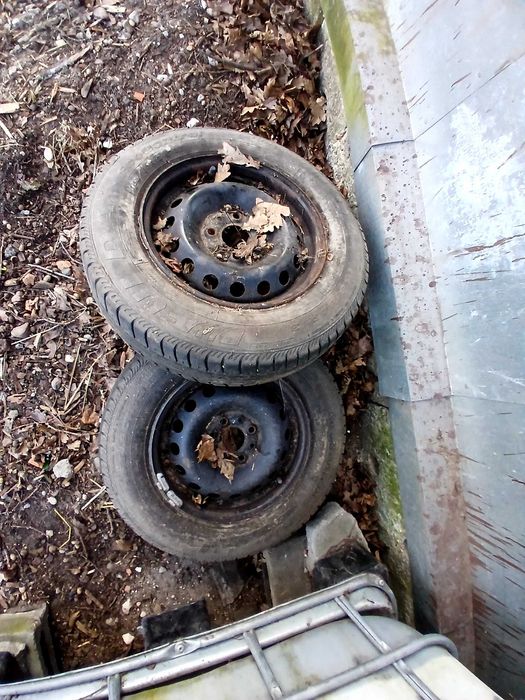 Opony felgi sprzedam 155/80/13 rozstaw 4x100