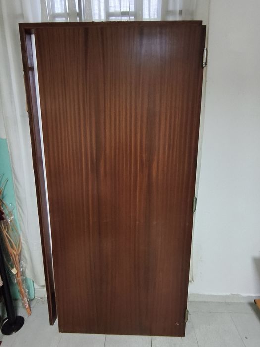 Porta de Madeira maciça